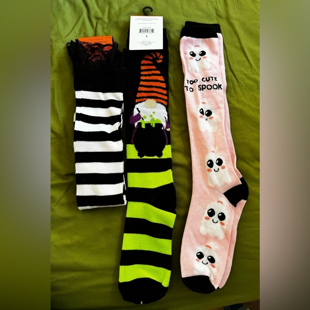 Halloween Novelty Knee Length Socks - 3 Pair - Picture 3 of 14